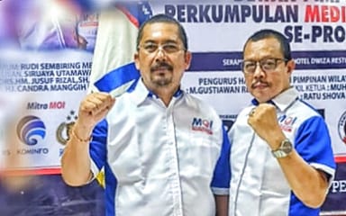 Ketum DPP MOI, Rudi Sembiring Maylila (kiri) bersama Sekjen DPP MOI, HM. Jusuf Rizal. 