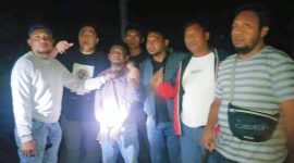 Tim gabungan Polres Muna koordinasi Polres Konut saat menangkap pelaku penganiyayaan terhadap istrinya.(Dok. Humas Polres Muna). 