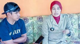 Kepala Desa Tolihe, Waminarsih mengklarifikasi tudingan monopoli pengelolaan dana BUMDes. Kamis, (02/04/2022). (*Dedi/Kr). 