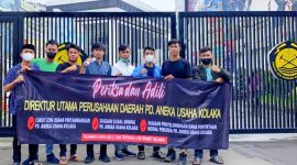 Aksi Unjuk Rasa Forsemesta di depan Kantor Kementerian ESDM mendesak Proses Hukum Dirut Perusda Kolaka. Kamis (14/04/2022). (*Ist) 