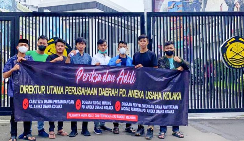 Aksi Unjuk Rasa Forsemesta di depan Kantor Kementerian ESDM mendesak Proses Hukum Dirut Perusda Kolaka. Kamis (14/04/2022). (*Ist) 