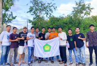 Himpunan Pelajar Mahasiswa Poleang-Kendari (Hipmap Kendari) berbagi takjil berbuka puasa bulan Ramadhan 1443 Hijriah di Kota kendari. Minggu (24/04/2022). (*Iks/Kroscek) 