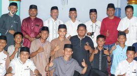 Foto bersama pelaksanaan Halal Bihalal di Desa Kosebo Kecamatan Anggata. Sabtu, (7/05/2022). (*Erw/KR) 