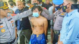 Konferensi Pers Polresta kendari membekuk enam orang pelaku pembusuran di kota kendari, Rabu 18 April 2022. (*Ist) 