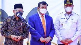 Wakil Presiden RI, Prof. Dr. (H.C) K.H. Makruf Amin didampingi Presiden Direktur PT NIS, Nurdin Tampubulon bersama Bupati Konawe Utara, Dr. Ir. H. Ruksamin, ST. M.Si., IPU., ASEAN. Eng, pada peletakkan batu pertama kawasan industri PT NIS di Kabupaten Konawe Utara. Kamis (19/05/2022). (*Ist). 