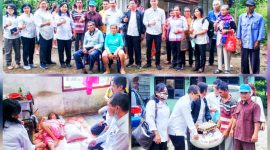 Kadis Sosial Kabupaten Simalungun, Sakban Saragih mengulurkan bantuan kepada lansia fakir miskin. (*Syam Hadi/Kroscek.net). 