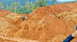 Aktivitas PT Sandima Duta Emilan (SDE) diduga merambah kawasan Hutan di IUP PT Antam Tbk, eks IUP PT Wanagon. (*Ist) 