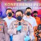 Kapolres Lampung Timur, AKBP Zaky Alkazar Nasution didampingi Kasat Reskrim Polres Lampung, Iptu Johannes Erwin Parlindungan Sihombing menggelar konferensi pers kasus pungli di Mapolres Lampung Timur, Jumat 12 Agustus 2022. (*Ist) 