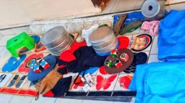 Polisi mengamankan barang bukti berupa 8 dadu, 2 lapak, 2 set tempurung, 2 lembar terpal, dan uang tunai puluhan ribu rupiah. (*Ist) 