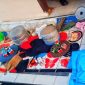 Polisi mengamankan barang bukti berupa 8 dadu, 2 lapak, 2 set tempurung, 2 lembar terpal, dan uang tunai puluhan ribu rupiah. (*Ist) 