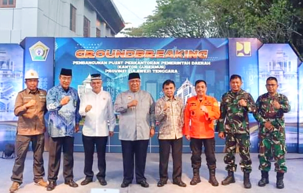 Ali Mazi meresmikan gedung kantor Gubernur Sultra dalam acara Ground Breaking atau Peletakan Batu Pertama Pembangunan Gedung Tahap I. Jum'at (02/09/2022). (*Ist) 