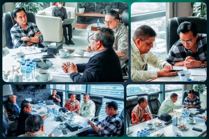 Kerabat Sultan Deli yang dipimpin Kepala Pertanahan Kesultanan Deli Prof Dr OK Saidin SH, M.Hum mengadakan pertemuan khusus dengan Yusril Ihza Mahendra, Kamis 22 September 2022. (*Ist)