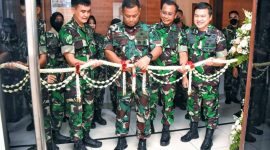 Pangdam Jaya Mayjen TNI Untung Budiharto, meresmikan ruangan Cath Lab RS TK II Moh Ridwan Meuraksa ditandai dengan pengguntingan pita, di Jl. Taman Mini I, Kota Jakarta Timur, Jumat (23/09/2022). (*Ist) 