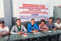 La Ode Hidayat selaku Pengurus DPD KNPI bersama anggota AMAN Sultra mendesak BNNP Sultra transparan pengungkapan kasus narkotika. (*Ist) 