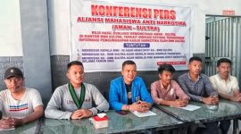 La Ode Hidayat selaku Pengurus DPD KNPI bersama anggota AMAN Sultra mendesak BNNP Sultra transparan pengungkapan kasus narkotika. (*Ist) 