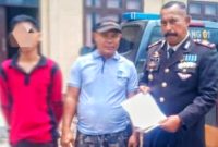Keluarga Rajamin Hasibuan melaporkan oknum guru SMKN 1 Barumun ke Polres Padang Lawas. Senin (03/10/2022). (*Ist) 