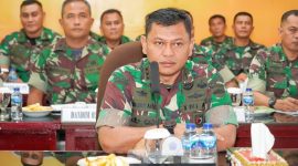 Kolonel Inf Luqman Arief, S.I.P., didampingi para Dandim jajaran Korem 022/PT dan para Kasi Rem 022/PT serta para Perwira, turut serta mengikuti kegiatan Taklimat Awal Was Current Audit Itjenad TA. 2022 secara Virtual. (*Ist) 