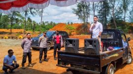 Massa Aksi DPC ISAA Konut menuntut pemberdayaan Pengusaha Lokal ke Kantor PT Bumi Konawe Abadi. Selasa (25/10/2022). (*Ist) 