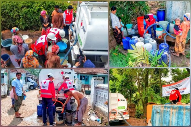 PMI Pasuruan distribusikan air bersih ke masyarakat Desa Klakah, Sibon dan Mangguan. Rabu (26/10/2022). (*Ist) 