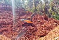 Aktivitas penambangan milik 'Alx' di wilayah eks IUP PT Hafar Indotech, di Desa Mandiodo, Kecamatan Molawe, Kabupaten Konawe Utara. (*Ist) 