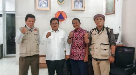 Kuswandi bersama Prof. Rahmad Wida Sembiring didampingi Relawan Bencana, Benny Y Purnama, berkunjung ke BPBD Sumut di jalan Medan-Binjai Km 10,3 menemui kepala BPBD, Ir. Abdul Haris Lubis di ruang kerjanya senin (18/10/2022). (*Ist) 