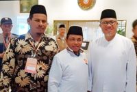 Abdul Aziz bersama Dr. Usman Jakfar (Kanan). (*Ist) 