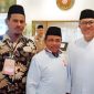 Abdul Aziz bersama Dr. Usman Jakfar (Kanan). (*Ist) 