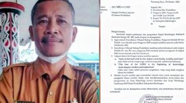 Drs. Zocson Midian Silalahi (Kiri) bersama surat edaran diduga berbau SARA (Kanan). (*Ist) 