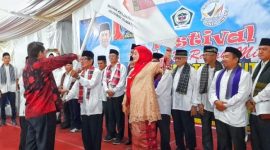 Pengibaran Pataka Pengurus Ikatan Keluarga Luhak Agam  Sumatera Utara. (*S. Hadi/Kr) 