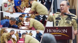 Bupati Konut, Dr. Ir. H. Ruksamin, ST.,M.Si.,IPU.,ASEAN.,Eng, bersama Wakil Bupati (Wabup), H. Abuhaera, S.Sos., M.Si., menyaksikan perjanjian penandatanganan kinerja Kepala OPD. (*Ist) 