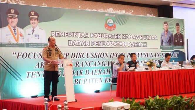 Bupati Konawe Utara Dr. Ir. H. Ruksamin, ST., M.Si., IPU., ASEAN. Eng, memberikan sambutan pada Forum Discussion Group (FGD) Penyusunan Naskah Akademik Raperda. (*Ist) 