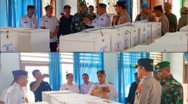 Bupati Konawe Utara, H. Ruksamin meninjau kotak suara dan persiapan logistik Pilkades di Aula Kantor DPMD Konut. Rabu, (24/05/2023). (*Rul)