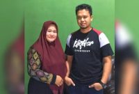 Yusnawati bersama suami, Syaifuddin.(*Rul)
