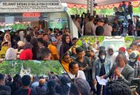 Kantor BPOM Kendari digruduk ratusan massa aksi, Kamis, (15/06/2023). (*Ist)