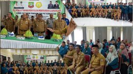 Bupati Konawe Utara, Ruksamin membuka pelatihan penyuluhan pertanian, di aula Dinas Tanaman Pangan dan Peternakan, Senin (2/6/2023). (*Ist)