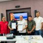 Bupati Konut, H. Ruksamin menandatangani MoU bersama Chieff of Businnes and Government Relation tvOne, Harta Mitra Hidayat di Kantor tvOne, Gedung Pulogadung, Jl. Raya Terate II, nomor 2 Kawasan Industri Pulogadung, Jakarta Timur pada Senin (31/07/2023). (*Ist)