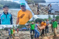 Kepala Dinas Lingkungan Hidup bersama jajarannya bahu-membahu bersihkan pantai taipa sebagai tempat lokasi peringatan HUT RI Ke-78 Tahun. Sabtu, (05/08/2023). (*Ist)