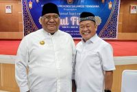 Berpose bersama dimomen Idul Fitri 1444 Hijriah, H. Harmin Ramba (Kanan), bersama Gubernur Sultra, H. Ali Mazi. (*Ist)