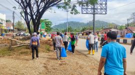 DLH Konut bersama Pemerintah Kelurahan Wanggudu, Kecamatan Asera, memperingati World Cleanup Day dengan melakukan Bersih-bersih sampah dilingkungan kompleks perkantoran. (19/09/2023).