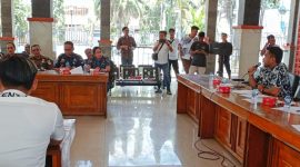 Komisi III DPRD Sultra, KUPP Kelas I Molawe, Kejati Sultra serta perwakilan mahasiswa menggelar RDP Dugaan pungli Syahbandar molawe. (*Ist)