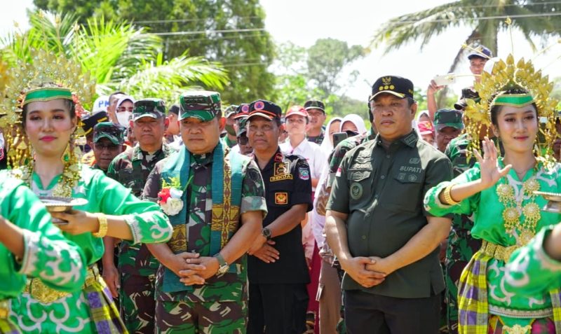 Pemkab Konut bersama Forkopimda menyambut kedatangan Kepala Staf TNI AD, Jenderal Dr Dudung Abdurachman, Selasa (10/10/2023).