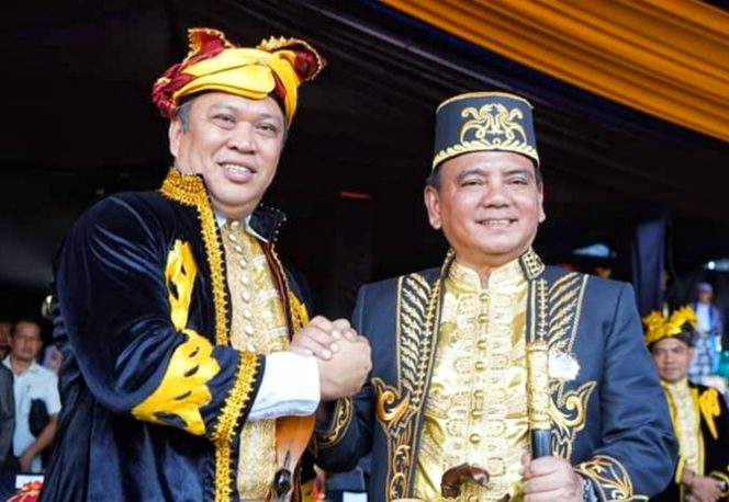 Bupati Konut, H. Ruksamin bersama Pj Gubernur Sultra, Komjen Pol (Purn) Andap Budhi Revianto memperingati hari jadi Kota Baubau.