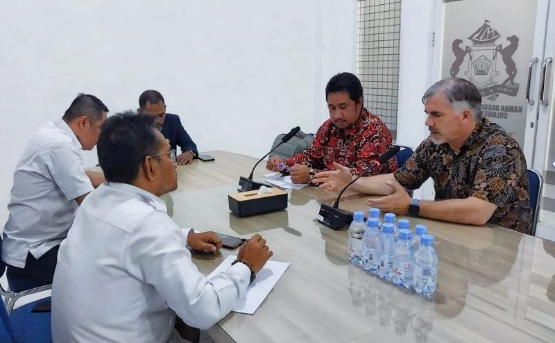 Konsulat jenderal Amerika Serikat diterima oleh Direktur Eksekutif Kadin Sultra Budi Amin, Wakil Ketua Umum (WKU) Kadin Sultra Sastra Alamsyah di Kantor Kadin Sultra. Kamis (26/10/2023).