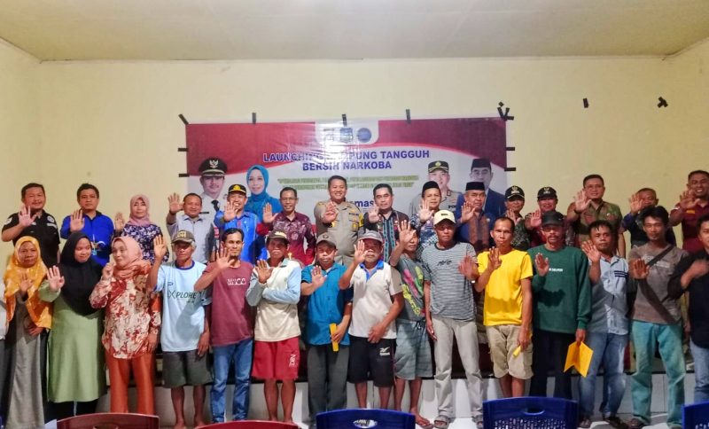 Polres Koltim Launching Kampung Tangguh Anti Narkoba, di Balai Pertemuan Desa Tumbudadio, Kecamatan Tirawuta, Kamis (19/10/2023).