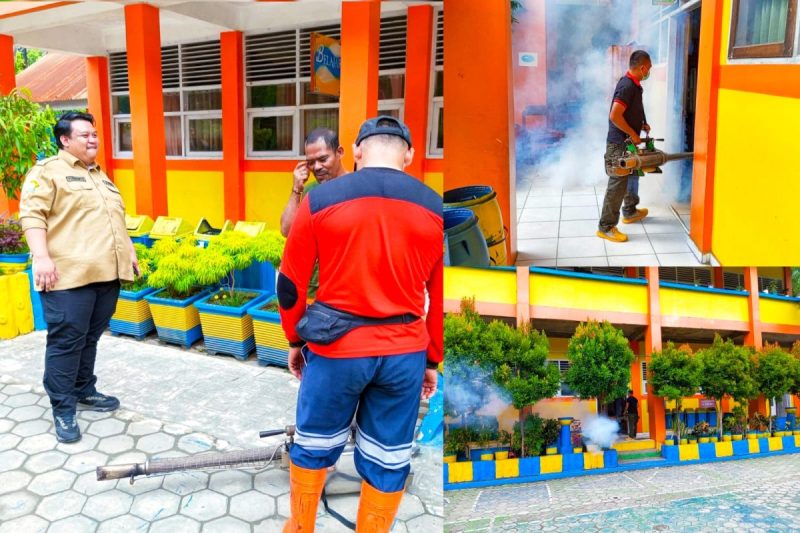 Ketua FPRB Sultra, Yudhianto Mahardika meninjau langsung fogging di dua lokasi sekolah di kota kendari.