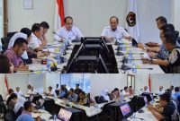 Bupati Konawe Utara, H. Ruksamin mengikuti Rapat Koordinasi tingkat eselon 1 di Ruang Rapat Lt. 12 Kantor Kemenko PMK, Jakarta, Senin, (17/01/2024).