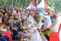 Pj. Bupati Konawe, Harmin Ramba di Moment HUT Konawe Ke-74 Tahun  berlangsung di Lapangan Upacara kantor Bupati Konawe Minggu, 03 Maret 2024.