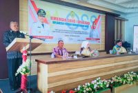 Drs Amrin Taone, M.Pd saat memberikan sambutannya usai membuka kegiatan bimbingan teknis/sosialisasi implementasi perizinan berusaha berbasis risiko di hotel mira Kamis (16/5/2024).