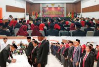 65 anggota Panitia Pemilihan Kecamatan untuk pemilihan kepala daerah 2024 resmi dilantik di Aula Oheo, Kantor KPU Konut, Kamis (16/5/2024).