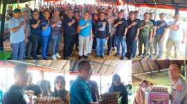 Kapolda Sultra, Irjen Pol. Dwi Irianto, S.I.K., M.Si bersama Wakapolda Sultra, Brigjen Pol. Amur Chandra Juli Buana, S.H., M.H bersama Kapolres Konut, AKBP Priyo Utomo menyerahkan paket bansos di kecamatan andowia, minggu, (02/06/2024).